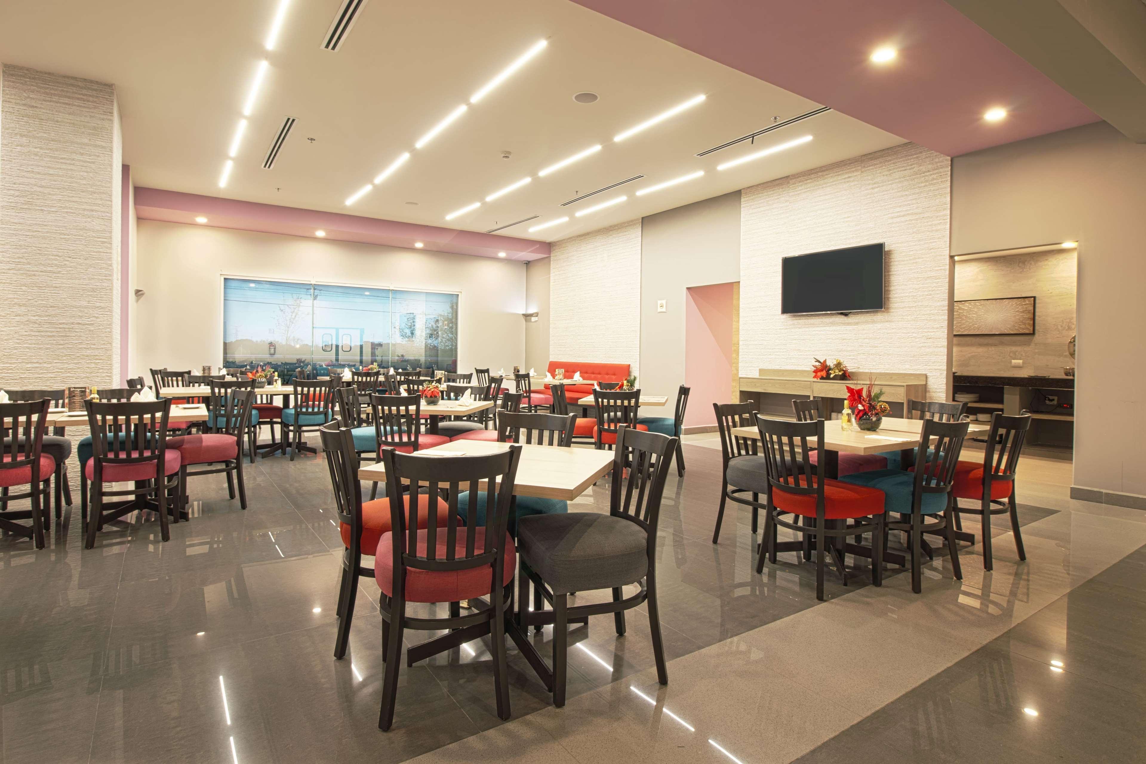 Chn Hotel Monterrey Aeropuerto, Trademark By Wyndham Apodaca Exterior photo
