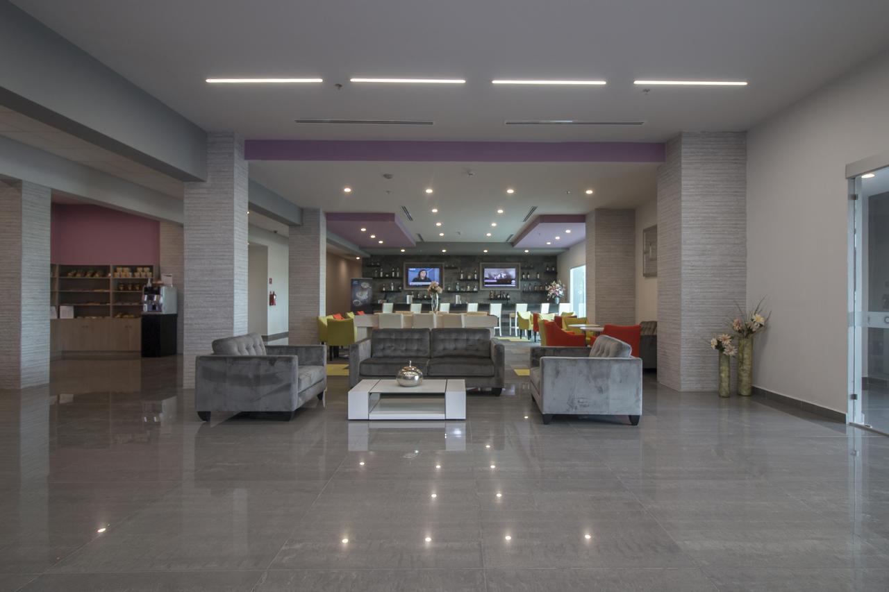 Chn Hotel Monterrey Aeropuerto, Trademark By Wyndham Apodaca Exterior photo